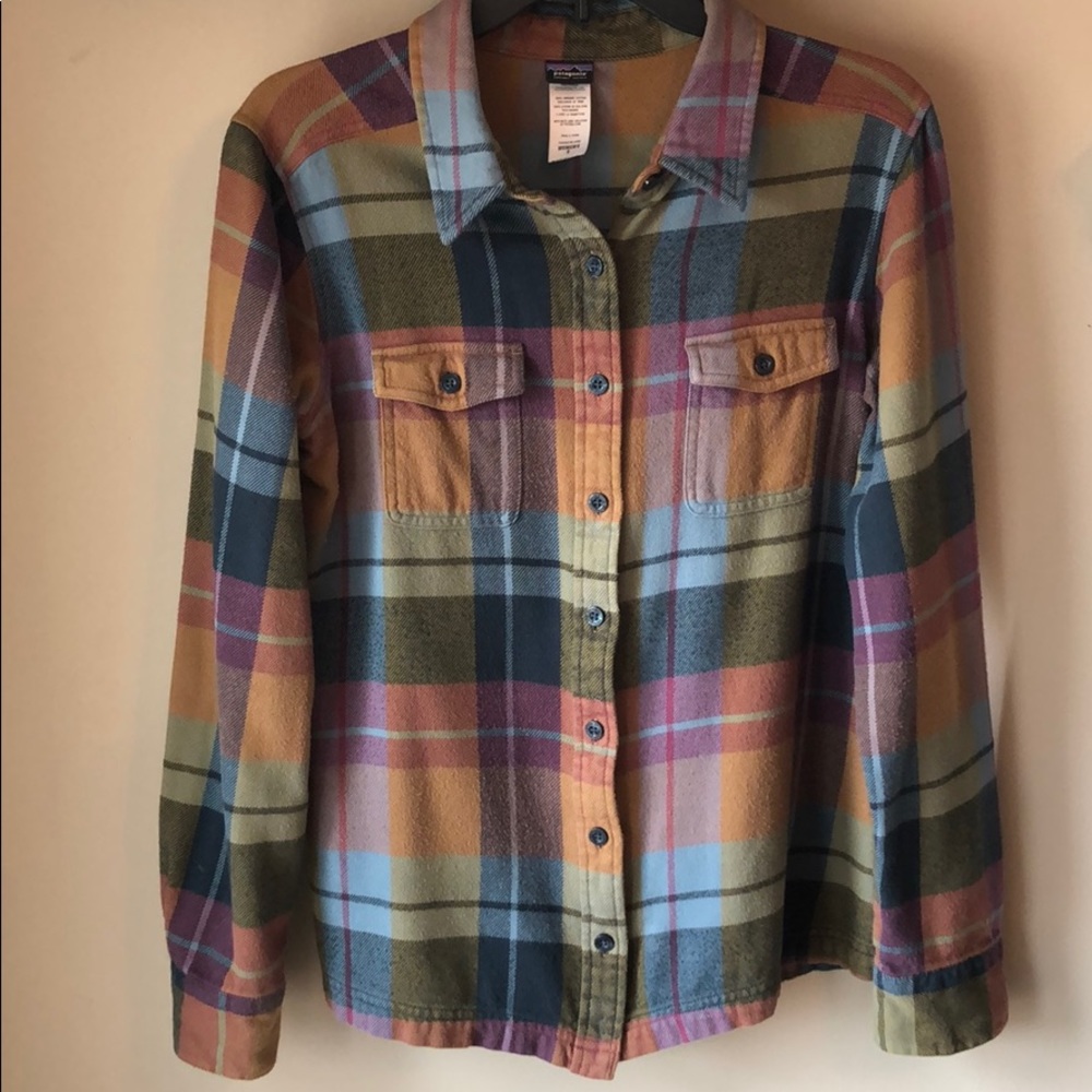 Patagonia women’s flannel size 8